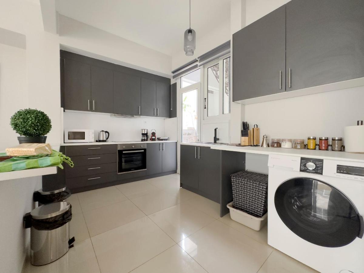 Satovriandou Spacious 128Sqm Apt In เอเธนส์ ภายนอก รูปภาพ